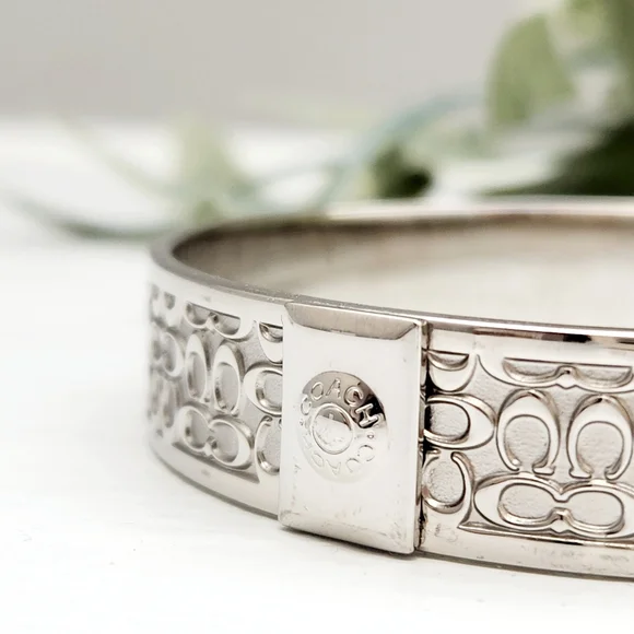 Coach bracelet - vintage silvertone CC monogram logo bangle - Picture 5 of 9